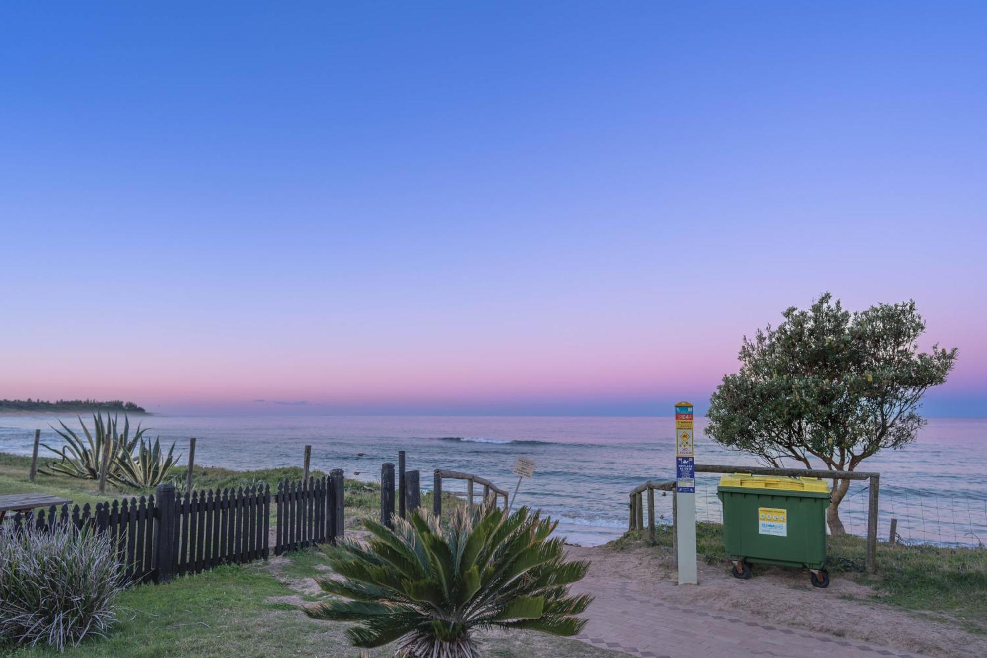 Blue Lagoon Beach Resort Bateau Bay Luaran gambar